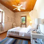 Kiparissi Villa