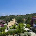 Kiparissi Villa *