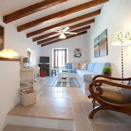 Villa Kiparissi *