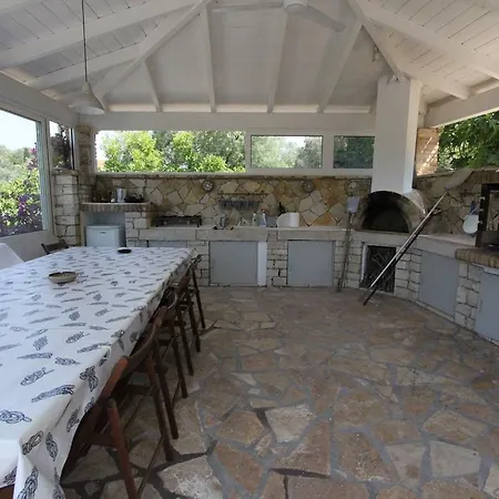 Villa Kiparissi *