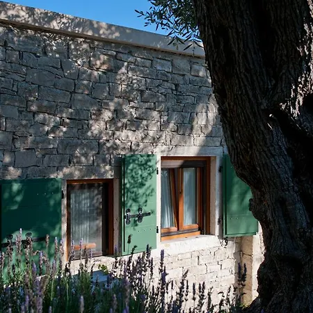 Villa Kiparissi *
