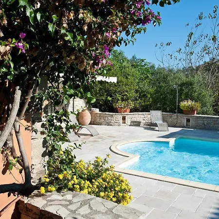 Villa Kiparissi Kourtaiika