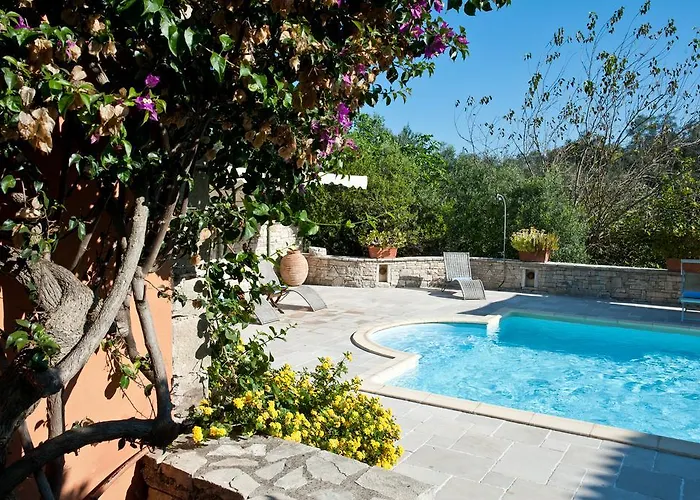 别墅 Kiparissi Kourtaiika